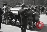 Standbild Trauerzug von John Mitchel New York City USA, 1918, aus Sekunde 56 historischem Filmmaterial Videoclip 65675061484