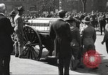 Standbild Trauerzug von John Mitchel New York City USA, 1918, aus Sekunde 60 historischem Filmmaterial Videoclip 65675061484