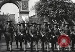 Standbild John Mitchel der Trauerzug New York City USA, 1918, aus Sekunde 10 historischem Filmmaterial Videoclip 65675061485