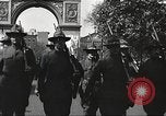 Standbild John Mitchel der Trauerzug New York City USA, 1918, aus Sekunde 12 historischem Filmmaterial Videoclip 65675061485