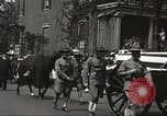 Standbild John Mitchel der Trauerzug New York City USA, 1918, aus Sekunde 46 historischem Filmmaterial Videoclip 65675061485