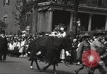 Standbild John Mitchel der Trauerzug New York City USA, 1918, aus Sekunde 48 historischem Filmmaterial Videoclip 65675061485