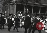 Standbild John Mitchel der Trauerzug New York City USA, 1918, aus Sekunde 51 historischem Filmmaterial Videoclip 65675061485