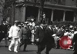 Standbild John Mitchel der Trauerzug New York City USA, 1918, aus Sekunde 53 historischem Filmmaterial Videoclip 65675061485