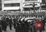 Standbild John Mitchel der Trauerzug New York City USA, 1918, aus Sekunde 31 historischem Filmmaterial Videoclip 65675061486