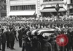 Standbild John Mitchel der Trauerzug New York City USA, 1918, aus Sekunde 32 historischem Filmmaterial Videoclip 65675061486