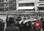 Standbild John Mitchel der Trauerzug New York City USA, 1918, aus Sekunde 35 historischem Filmmaterial Videoclip 65675061486