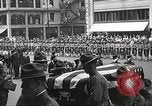 Standbild John Mitchel der Trauerzug New York City USA, 1918, aus Sekunde 37 historischem Filmmaterial Videoclip 65675061486