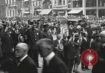 Standbild John Mitchel der Trauerzug New York City USA, 1918, aus Sekunde 50 historischem Filmmaterial Videoclip 65675061486