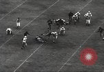 Standbild College Football Spiel New Orleans Louisiana USA, 1944, aus Sekunde 12 historischem Filmmaterial Videoclip 65675061499