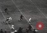 Standbild College Football Spiel New Orleans Louisiana USA, 1944, aus Sekunde 19 historischem Filmmaterial Videoclip 65675061499