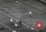 Standbild College Football Spiel New Orleans Louisiana USA, 1944, aus Sekunde 23 historischem Filmmaterial Videoclip 65675061499