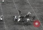 Standbild College Football Spiel New Orleans Louisiana USA, 1944, aus Sekunde 28 historischem Filmmaterial Videoclip 65675061499
