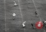 Standbild College Football Spiel New Orleans Louisiana USA, 1944, aus Sekunde 29 historischem Filmmaterial Videoclip 65675061499