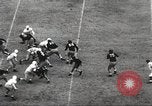 Standbild College Football Spiel New Orleans Louisiana USA, 1944, aus Sekunde 38 historischem Filmmaterial Videoclip 65675061499