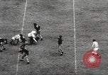 Standbild College Football Spiel New Orleans Louisiana USA, 1944, aus Sekunde 39 historischem Filmmaterial Videoclip 65675061499