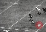 Standbild College Football Spiel New Orleans Louisiana USA, 1944, aus Sekunde 43 historischem Filmmaterial Videoclip 65675061499