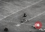 Standbild College Football Spiel New Orleans Louisiana USA, 1944, aus Sekunde 45 historischem Filmmaterial Videoclip 65675061499