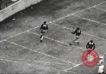 Standbild College Football Spiel New Orleans Louisiana USA, 1944, aus Sekunde 47 historischem Filmmaterial Videoclip 65675061499