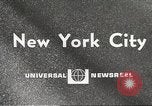 Immagine di Gli aeroplani di carta New York City USA, 1967, secondo 1 filmato di repertorio 65675061510