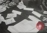 Immagine di Gli aeroplani di carta New York City USA, 1967, secondo 7 filmato di repertorio 65675061510