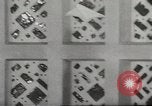 Immagine di Gli aeroplani di carta New York City USA, 1967, secondo 17 filmato di repertorio 65675061510