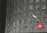 Immagine di Gli aeroplani di carta New York City USA, 1967, secondo 31 filmato di repertorio 65675061510