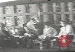 Immagine di Gli aeroplani di carta New York City USA, 1967, secondo 44 filmato di repertorio 65675061510