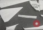Immagine di Gli aeroplani di carta New York City USA, 1967, secondo 51 filmato di repertorio 65675061510