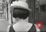 Immagine di Sfilata di moda Parigi Francia, 1967, secondo 25 filmato di repertorio 65675061511