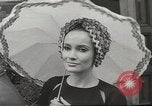 Immagine di Sfilata di moda Parigi Francia, 1967, secondo 33 filmato di repertorio 65675061511