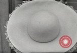 Immagine di Sfilata di moda Parigi Francia, 1967, secondo 36 filmato di repertorio 65675061511