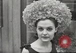 Immagine di Sfilata di moda Parigi Francia, 1967, secondo 38 filmato di repertorio 65675061511