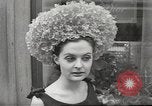 Immagine di Sfilata di moda Parigi Francia, 1967, secondo 40 filmato di repertorio 65675061511