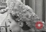 Immagine di Sfilata di moda Parigi Francia, 1967, secondo 49 filmato di repertorio 65675061511