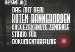 Standbild KZ-Häftlinge Polen, 1945, aus Sekunde 29 historischem Filmmaterial Videoclip 65675061514