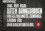 Standbild KZ-Häftlinge Polen, 1945, aus Sekunde 31 historischem Filmmaterial Videoclip 65675061514