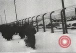 Standbild KZ-Häftlinge Polen, 1945, aus Sekunde 39 historischem Filmmaterial Videoclip 65675061514