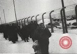 Standbild KZ-Häftlinge Polen, 1945, aus Sekunde 42 historischem Filmmaterial Videoclip 65675061514