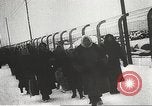 Standbild KZ-Häftlinge Polen, 1945, aus Sekunde 47 historischem Filmmaterial Videoclip 65675061514