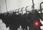 Standbild KZ-Häftlinge Polen, 1945, aus Sekunde 49 historischem Filmmaterial Videoclip 65675061514