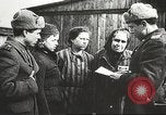 Standbild Gefangenen Polen, 1945, aus Sekunde 4 historischem Filmmaterial Videoclip 65675061517