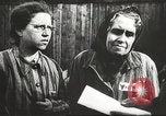 Standbild Gefangenen Polen, 1945, aus Sekunde 6 historischem Filmmaterial Videoclip 65675061517