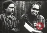 Standbild Gefangenen Polen, 1945, aus Sekunde 10 historischem Filmmaterial Videoclip 65675061517