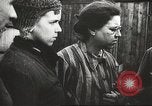 Standbild Gefangenen Polen, 1945, aus Sekunde 14 historischem Filmmaterial Videoclip 65675061517
