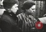 Standbild Gefangenen Polen, 1945, aus Sekunde 15 historischem Filmmaterial Videoclip 65675061517