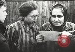 Standbild Gefangenen Polen, 1945, aus Sekunde 19 historischem Filmmaterial Videoclip 65675061517