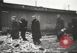 Standbild Gefangenen Polen, 1945, aus Sekunde 37 historischem Filmmaterial Videoclip 65675061517