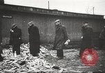 Standbild Gefangenen Polen, 1945, aus Sekunde 38 historischem Filmmaterial Videoclip 65675061517