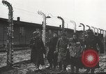 Standbild Gefangenen Polen, 1945, aus Sekunde 46 historischem Filmmaterial Videoclip 65675061517